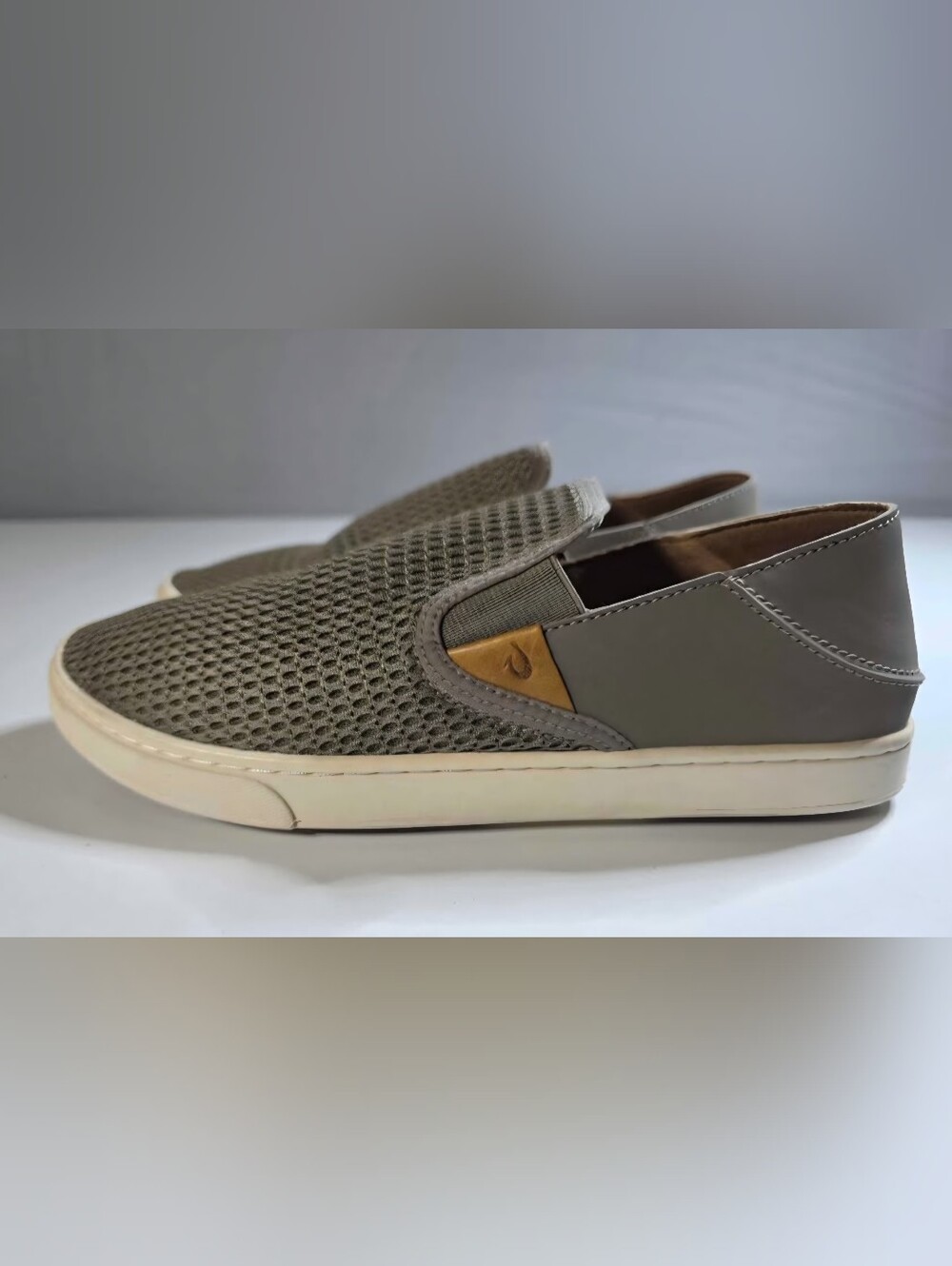 OluKai Pehuea Women's Breathable Slip-On Sneakers Size 8